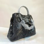 Elegant Marble-Texture Handbag - Image 4